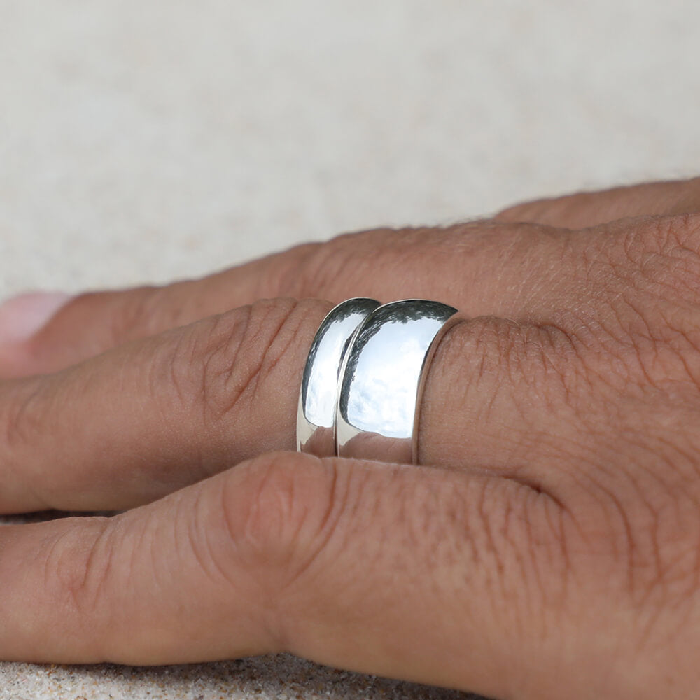 silver band ring