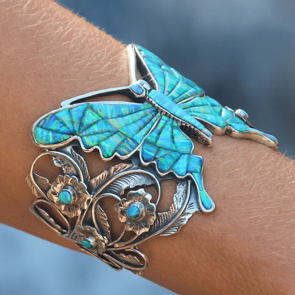 Butterfly cuff