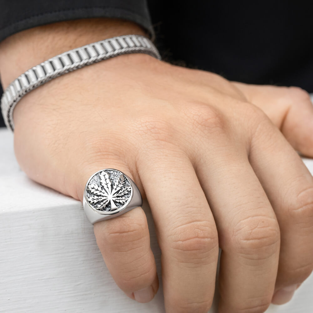 Cannabis leaf ring