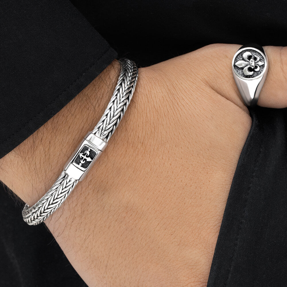Fleur-de-Lis ring