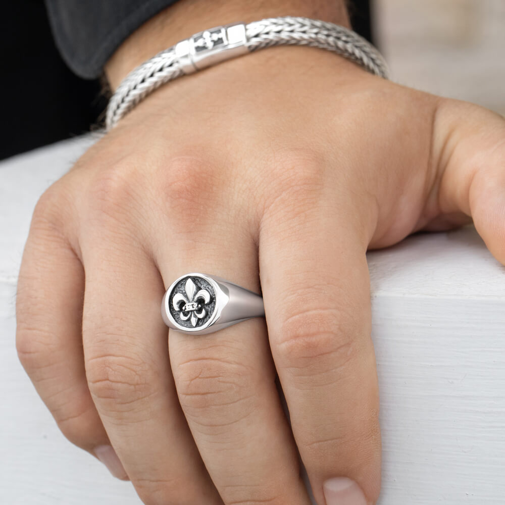 Fleur-de-Lis ring