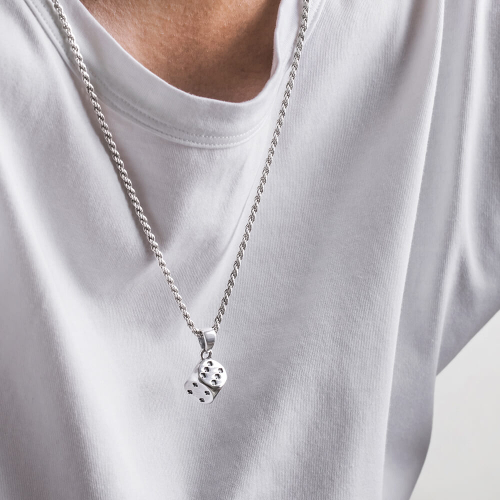 Silver rope chain with pendant
