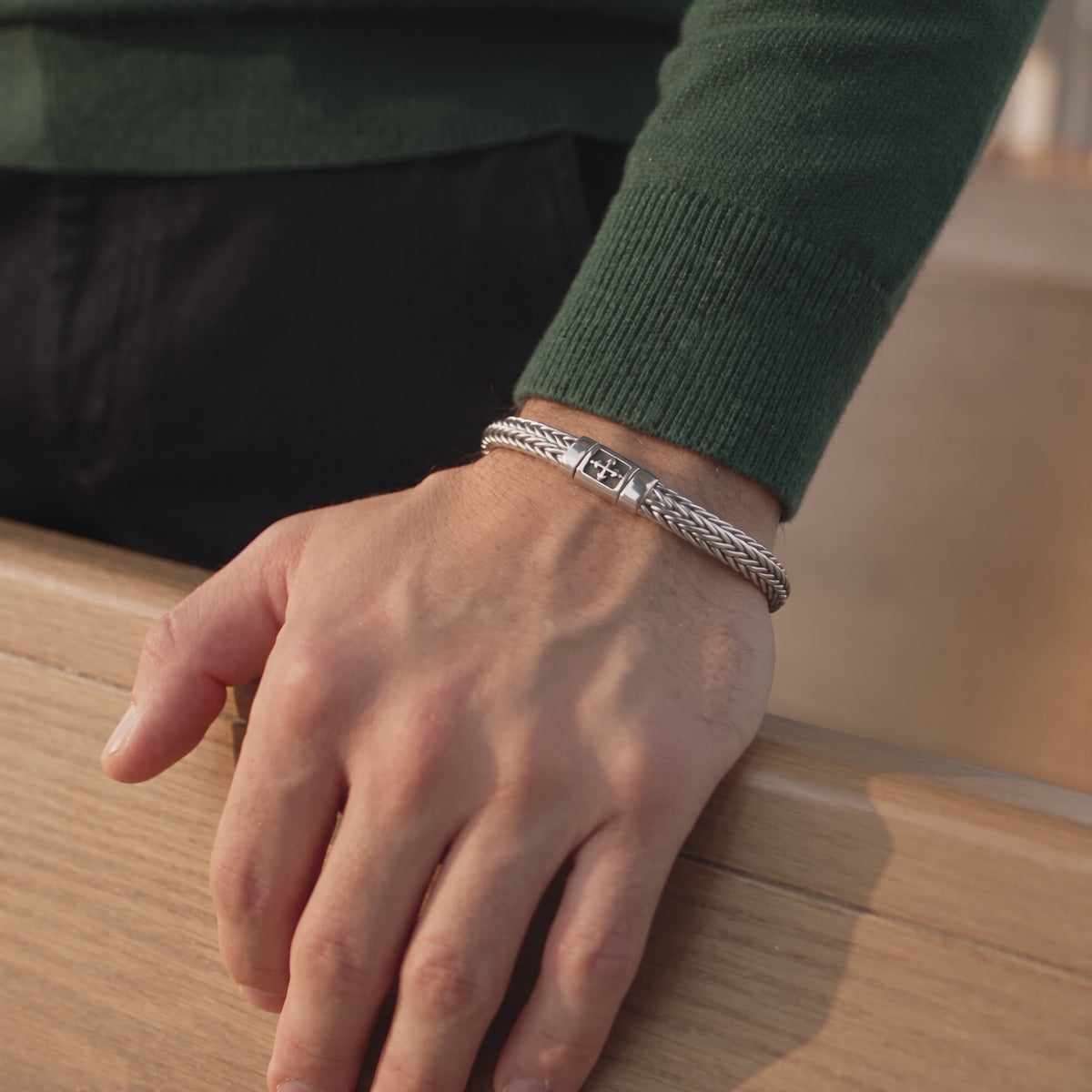 Silver bracelet with cross 925