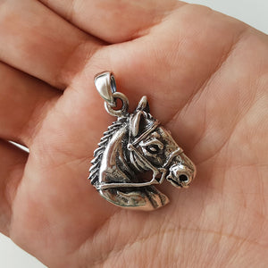 Horse pendant
