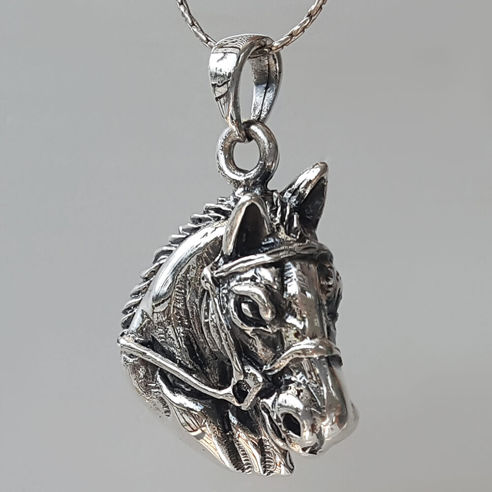 Horse pendant