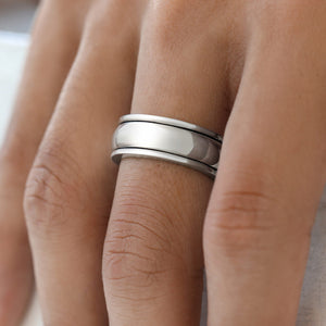silver spinner ring