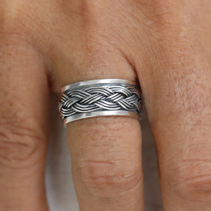 Spinner ring
