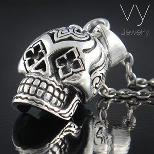 Silver skull pendant