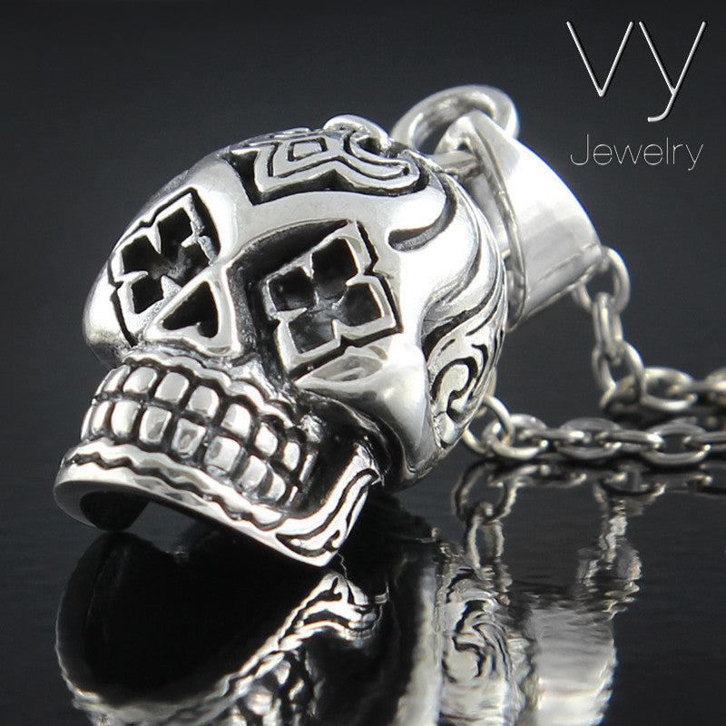 Silver skull pendant