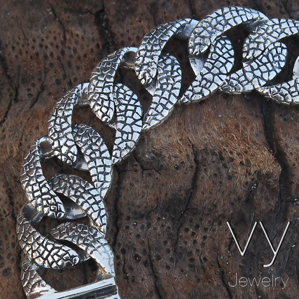 Thick silver chain